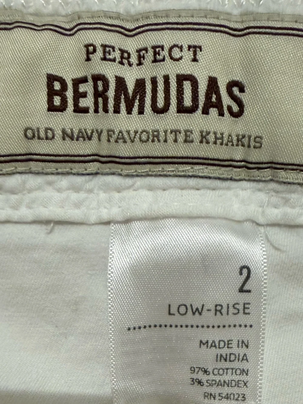 Old Navy Perfect Bermudas White Cotton Shorts